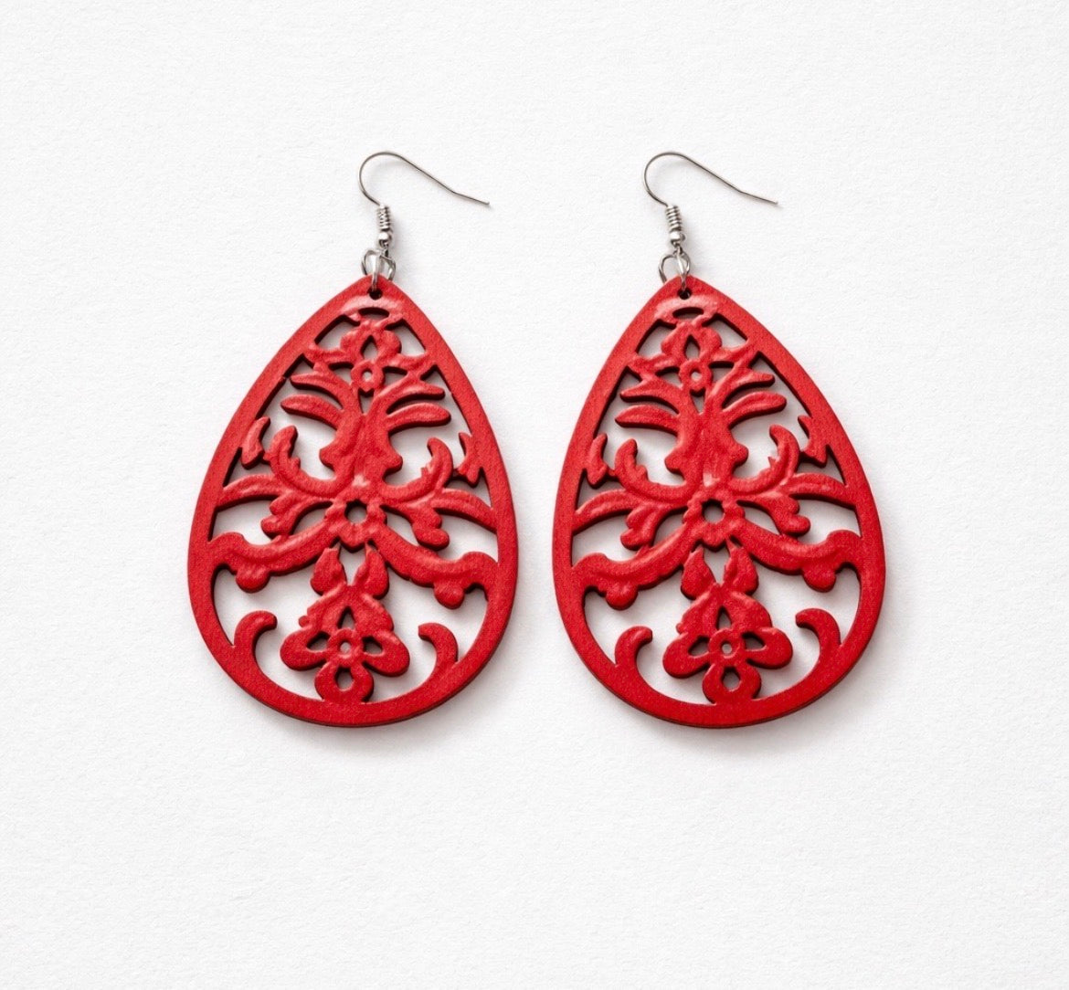 Dangle earrings(hollow tear-drop )