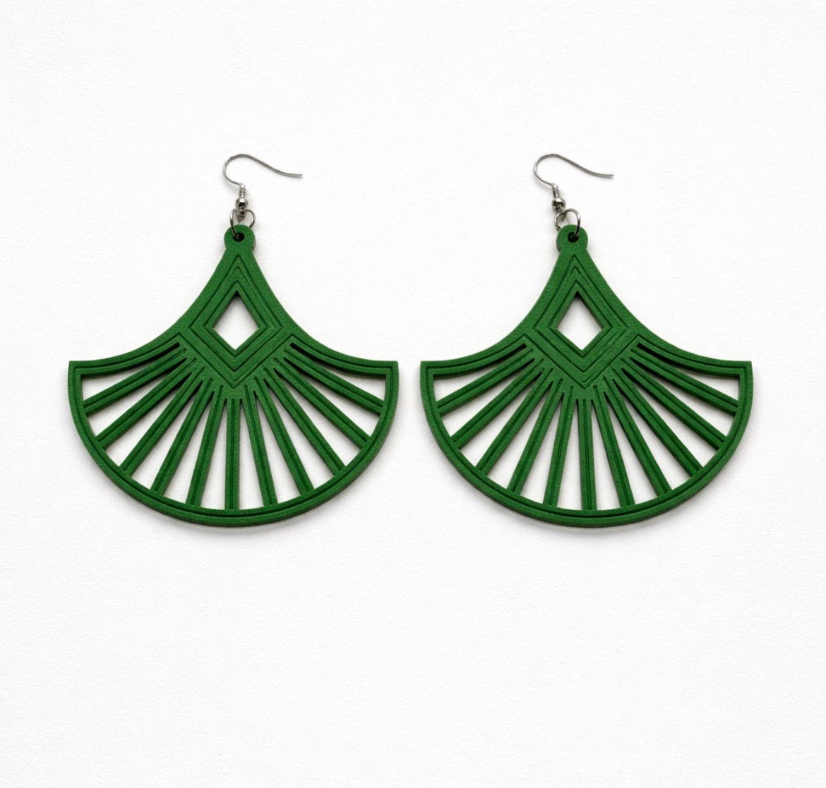 Dangle earrings (fan-like)