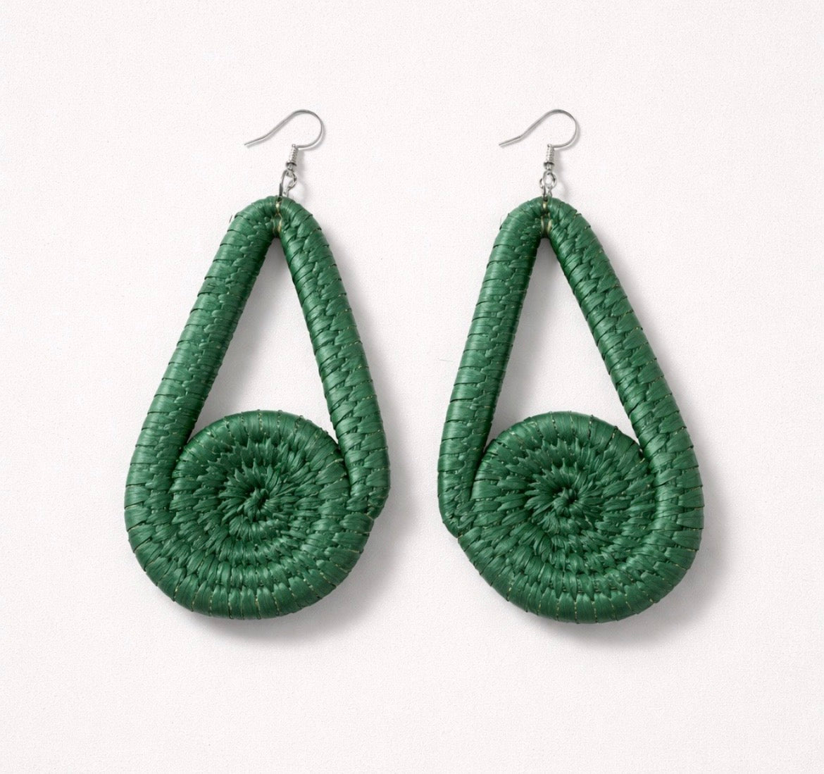 Dangle earrings (Raffia Teardrop with spiral coil center)