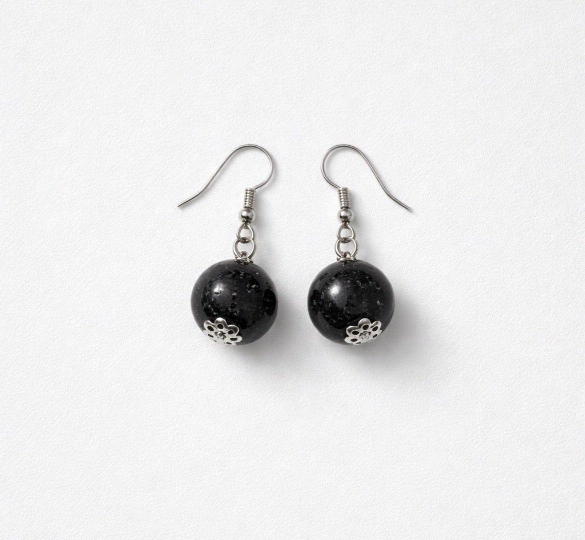 Dangle earrings (spherical)