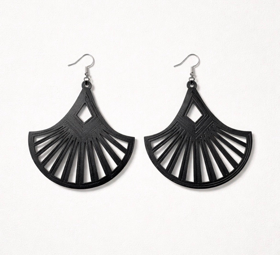 Dangle earrings (fan-like)