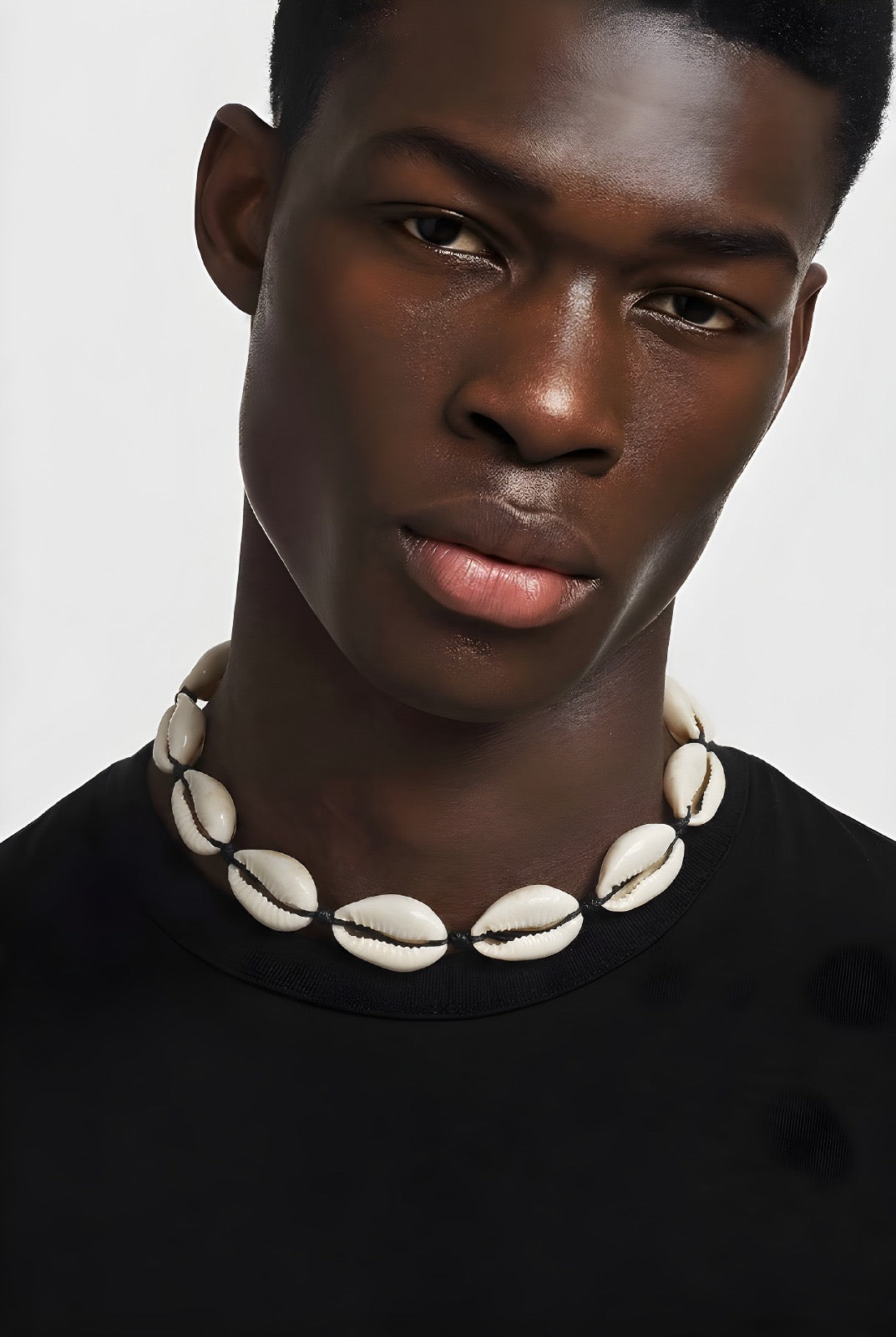 Black cowries necklace